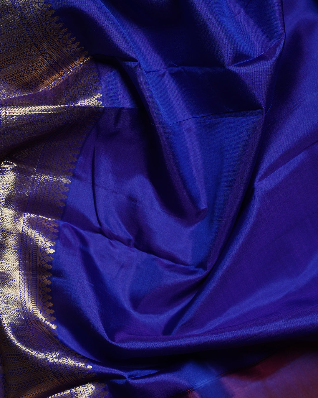 Maroon Pure Silk Saree with Violet Contrast Border and Butta Design