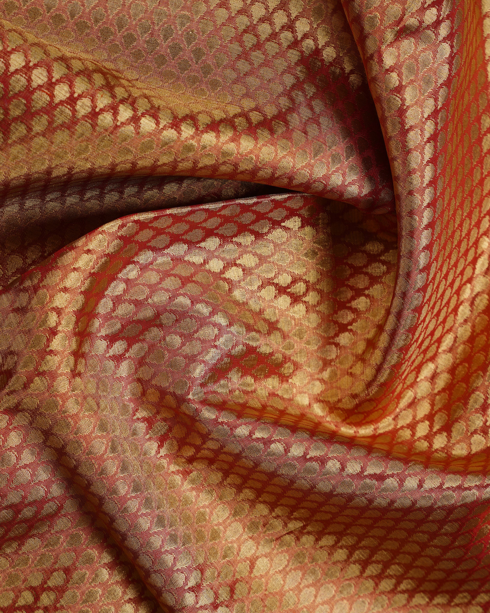 Maroon Tissue Silk Saree with Mayil Chakkaram Design & Plain Zari Border