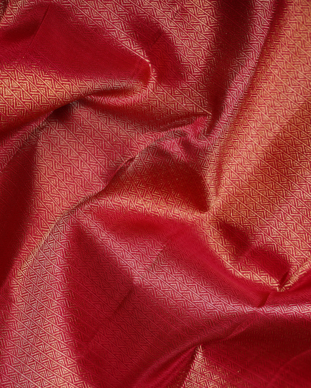 Cream & Maroon Tissue Silk Saree with Small Koi Flower Motifs and Bavanjji Border – 2G Gold Zari