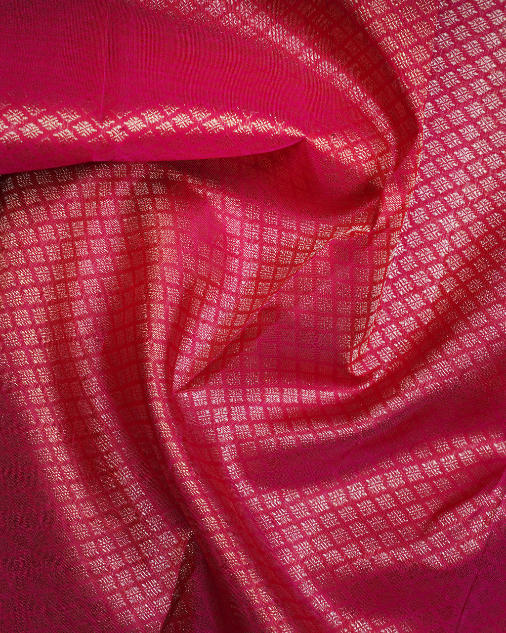 Grey & Pink Tissue Silk Saree with Small Koi Motifs and Korvai Border – 2G Silver Zari