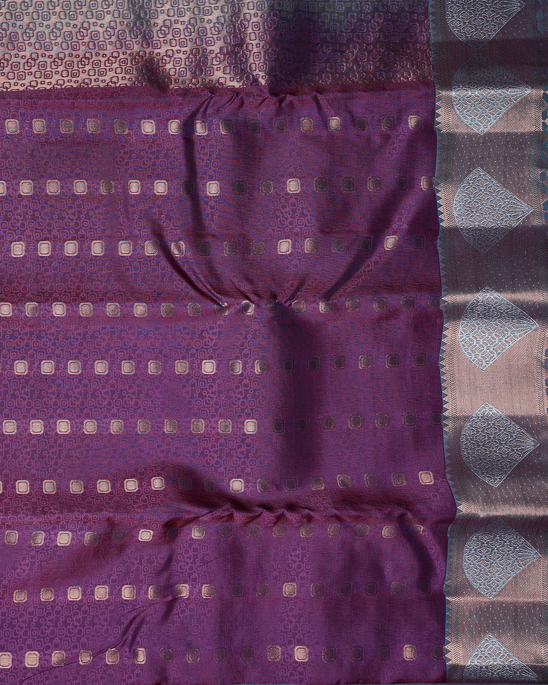 Majantha Kattam Butta Semi Contrast Pure Silk Saree