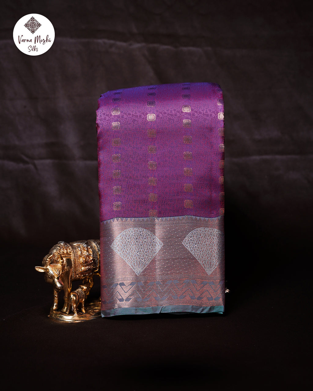 Majantha Kattam Butta Semi Contrast Pure Silk Saree
