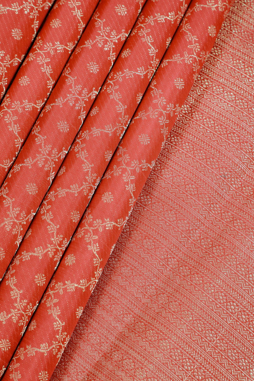 Maroon Kanchipuram Pure Silk Saree with Diamond Design and Self Border