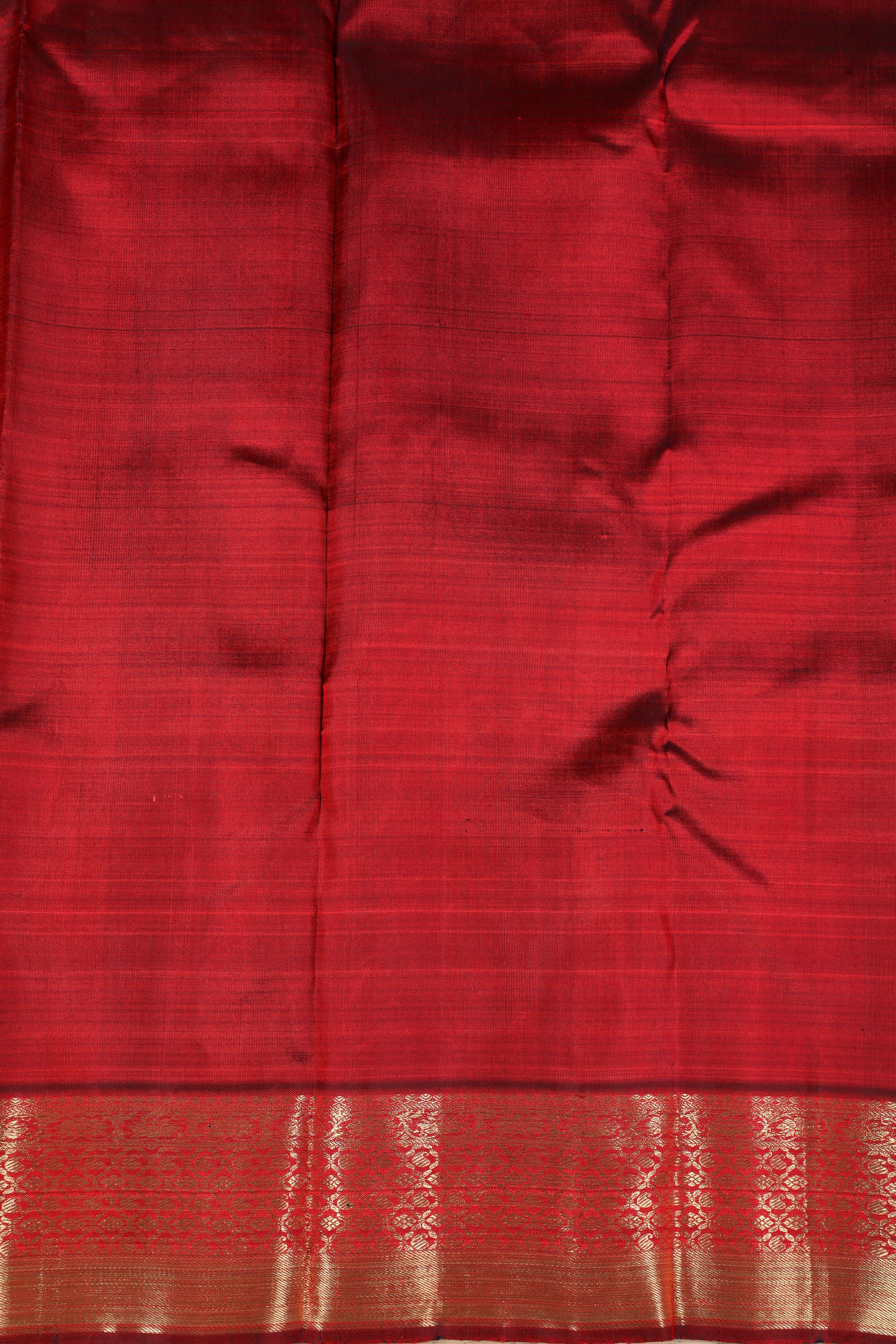Maroon Kanchipuram Pure Silk Saree with Traditional Self Border and Manga Butta Design