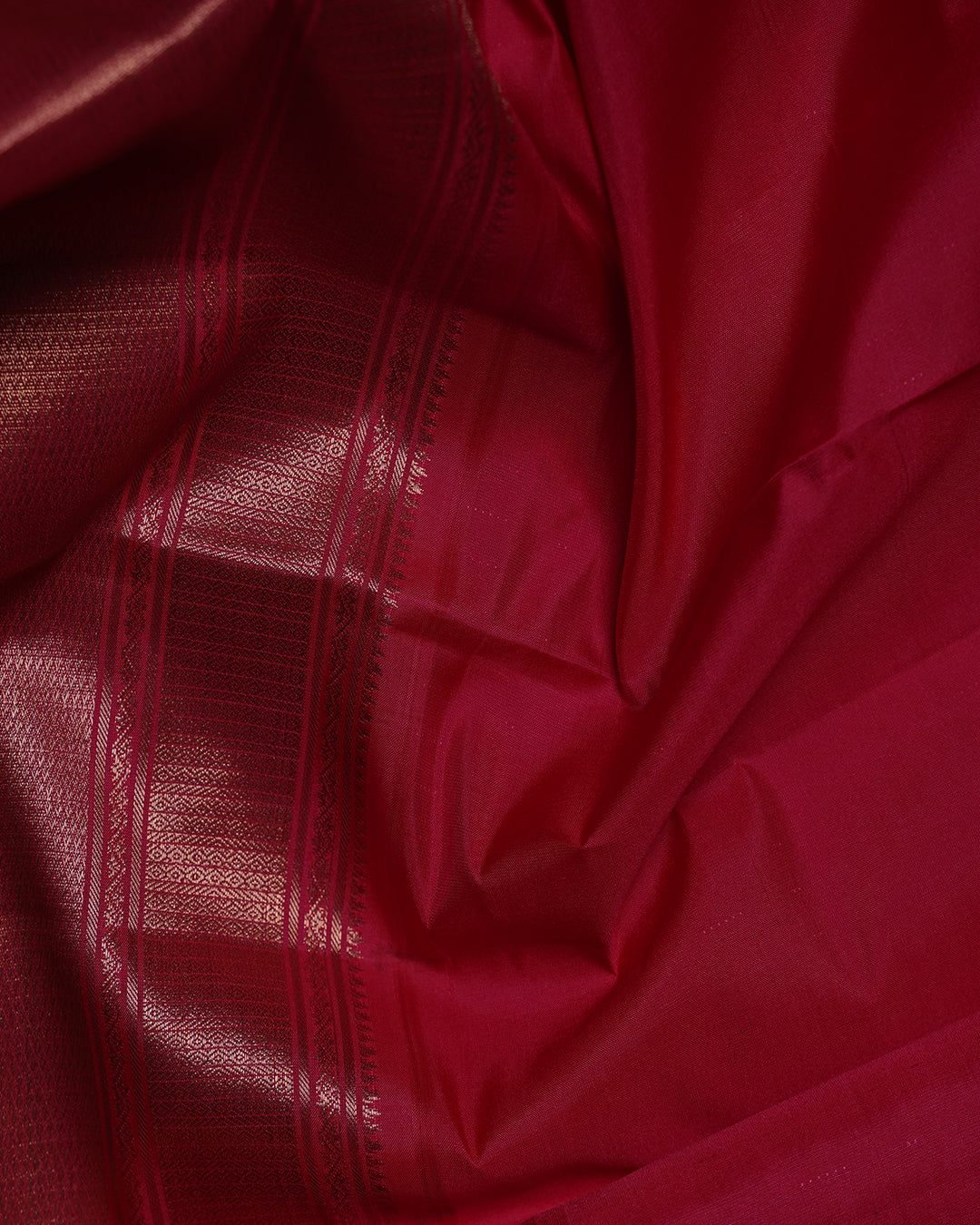 Rexona Green Pure Silk Saree with Red Korvai Border
