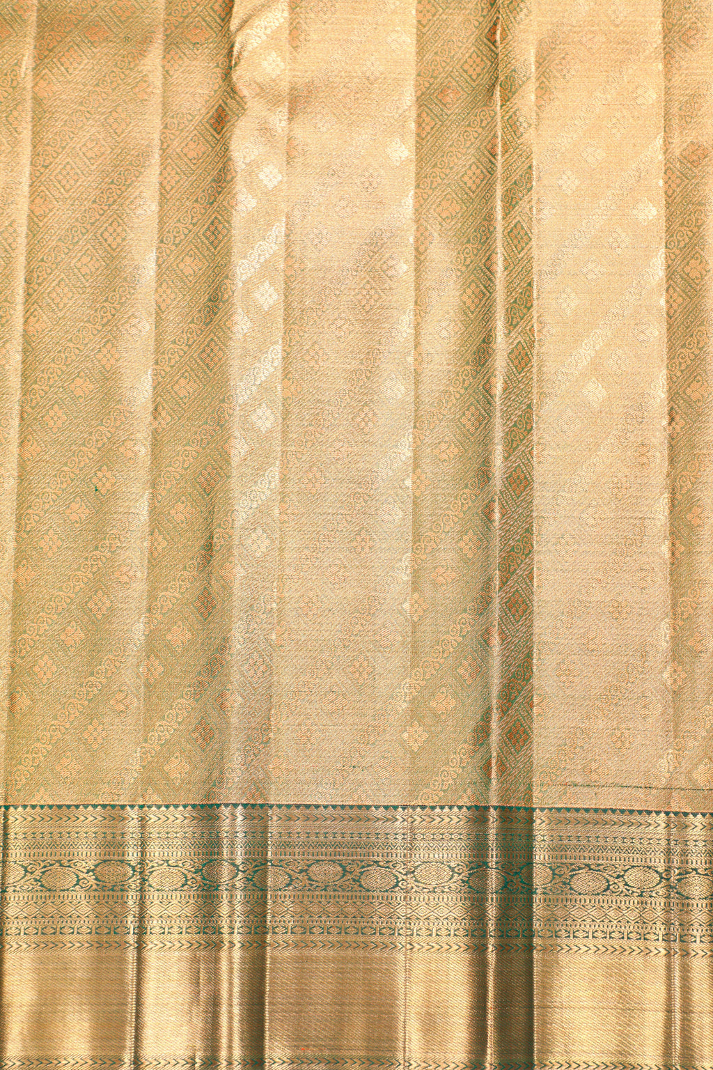 White Kanchipuram Pure Silk Korvai Tissue Contrast Fancy Silver Saree with Kodi Thilagam Design